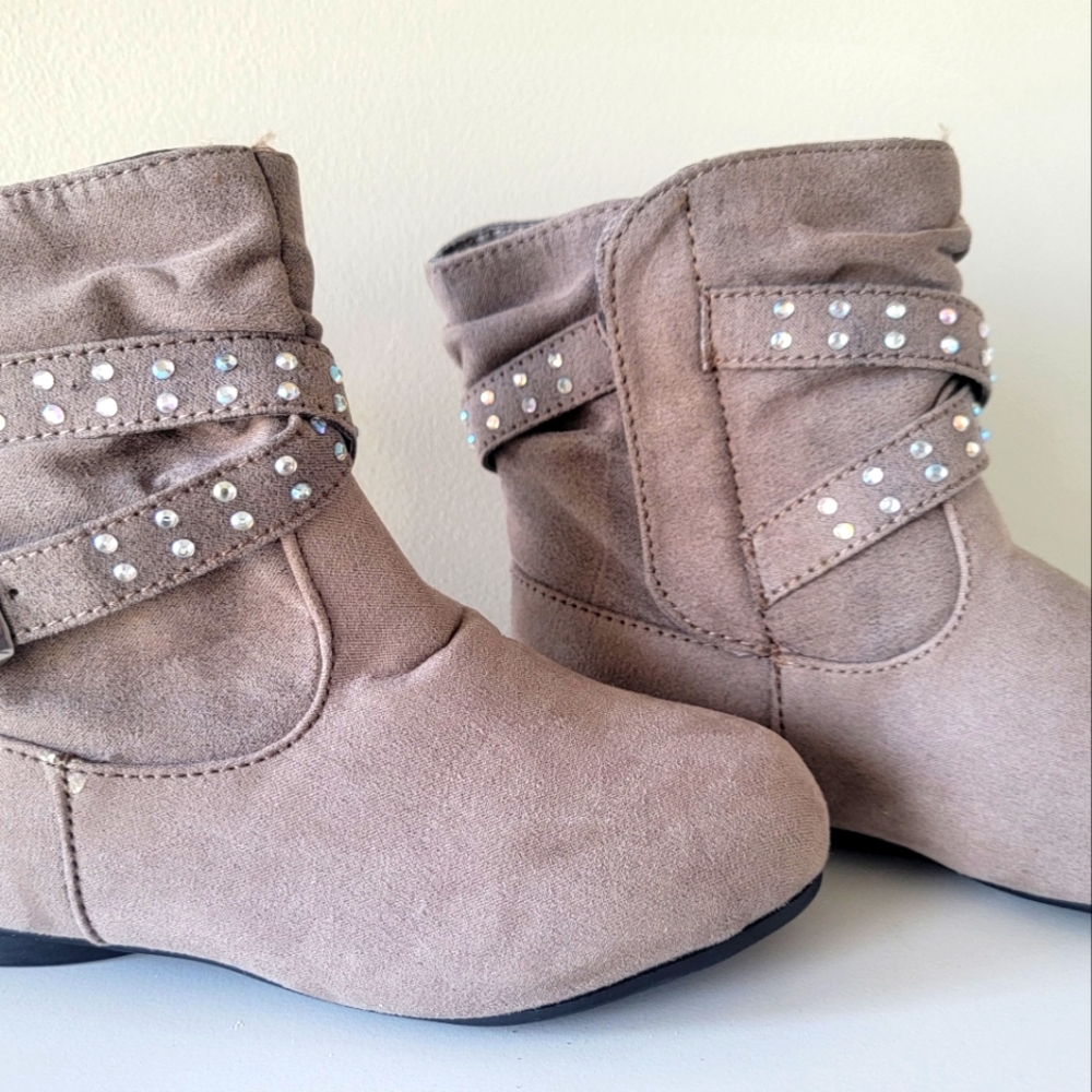 Piper Child Size 9 boots Never Worn